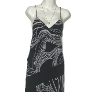 Vestido negro con blanco sin mangas